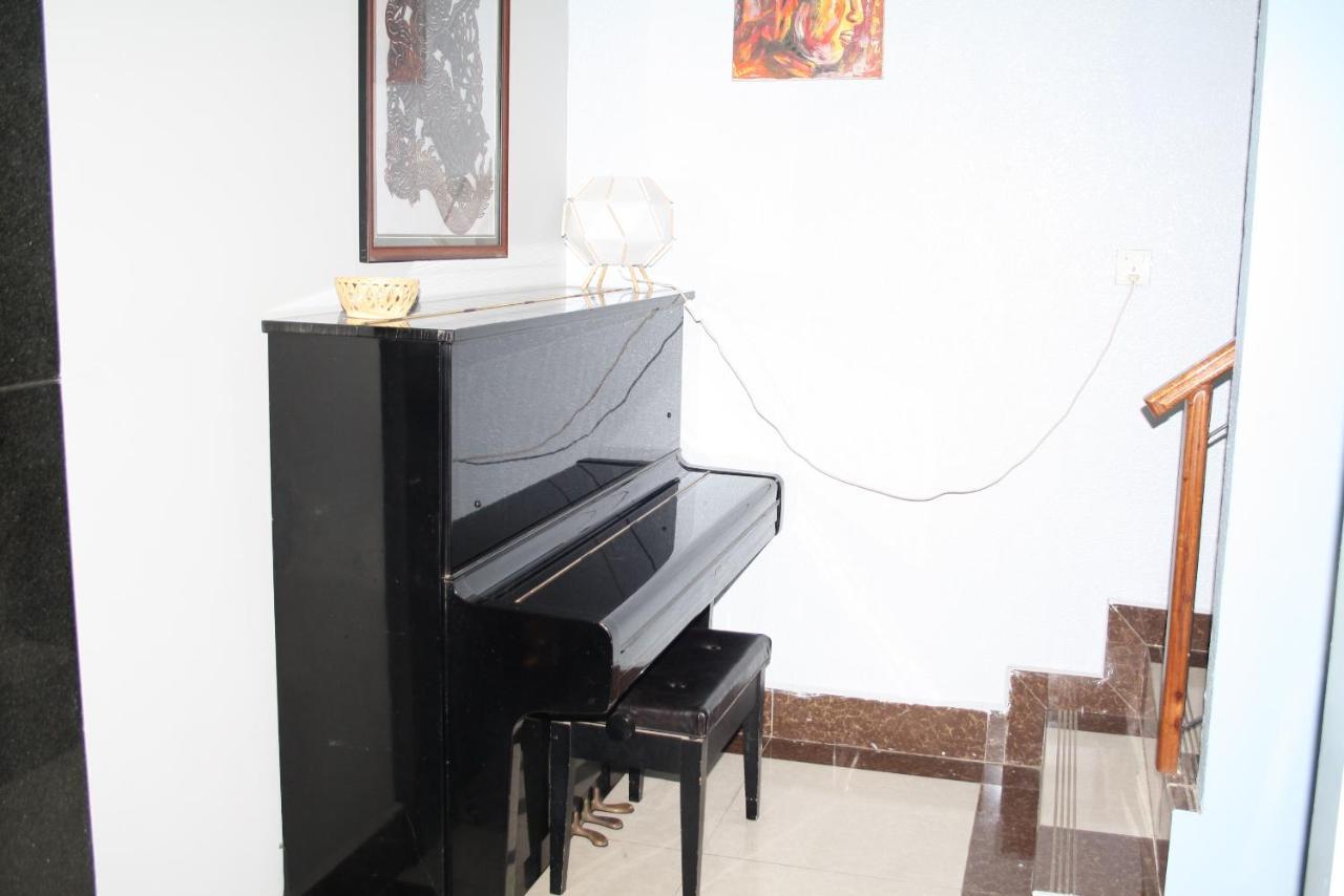Lalune Hotel Phnom Penh Luaran gambar